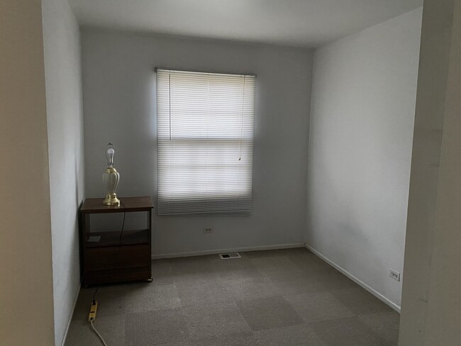 Building Photo - 115 Meadowbrook Ln