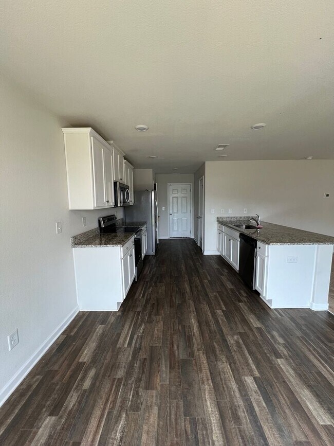 Building Photo - Charming 3 Bedroom Home Located In Zebulon NC!!!