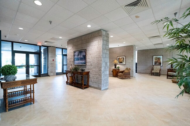 Building Photo - 380 Seaview Ct