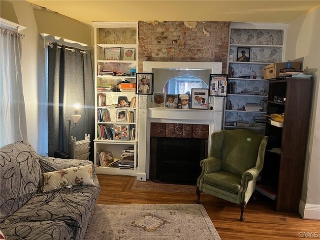 Building Photo - 110 Clinton Pl