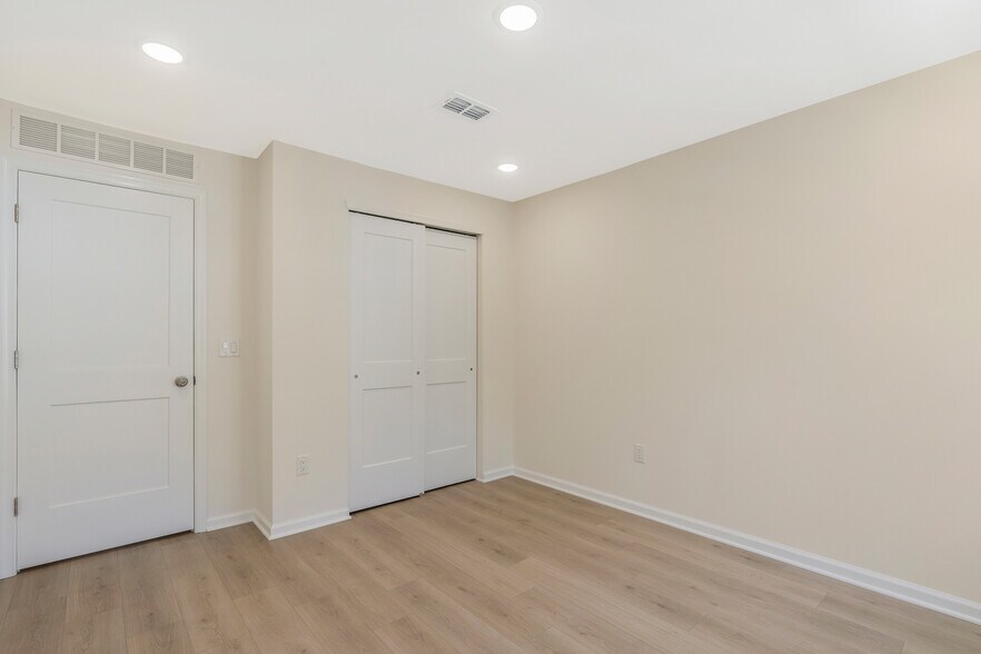 Building Photo - 219 Myrtle Rd