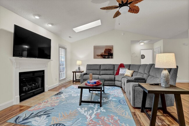 Building Photo - Compass Point - Vacation Rental - Sneads Ferry, NC