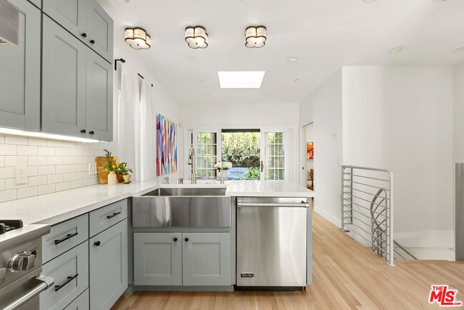 Building Photo - 8835 Betty Way