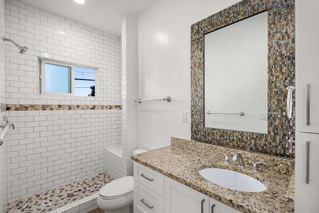 Building Photo - 4709-11 Soria Dr