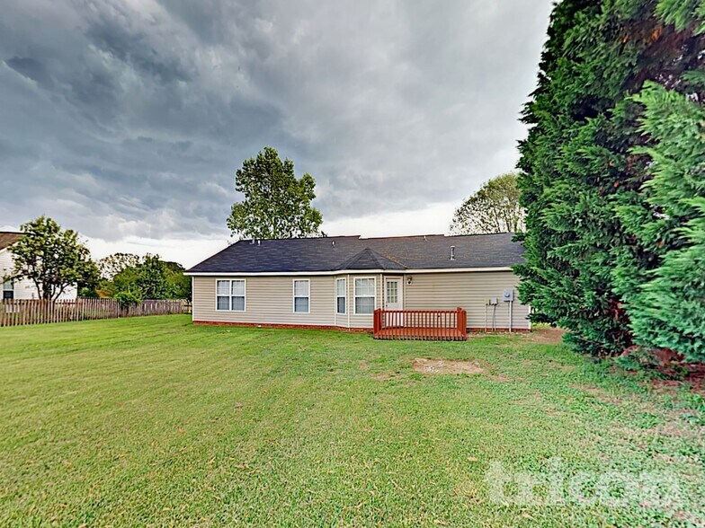 Building Photo - 4626 Falcon Chase Dr SW