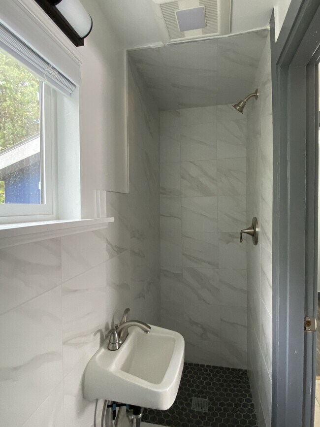 Building Photo - 2120 15th St