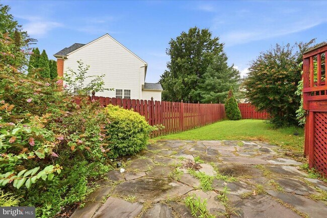 Building Photo - 10545 Turning Grass Way