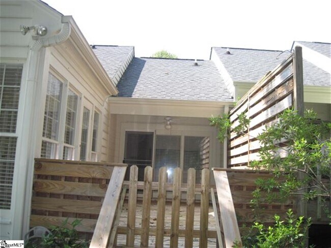 Building Photo - 1233 Shadow Way