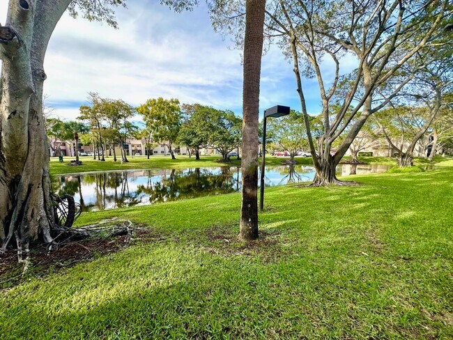 Building Photo - 661 Cypress Lake Blvd