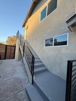 Building Photo - 1322 Oleander Ave