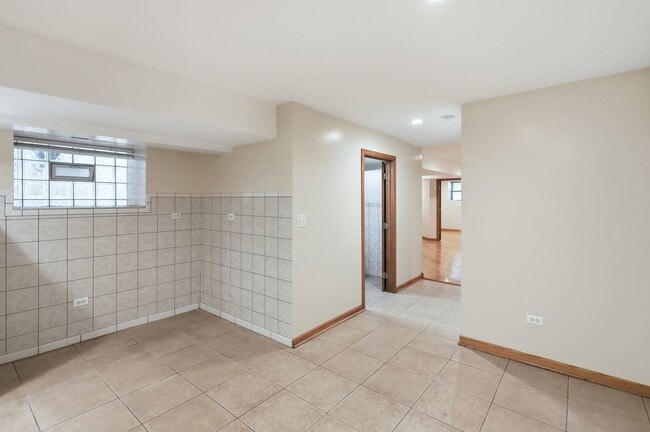 Building Photo - 5203 S Woodlawn Ave
