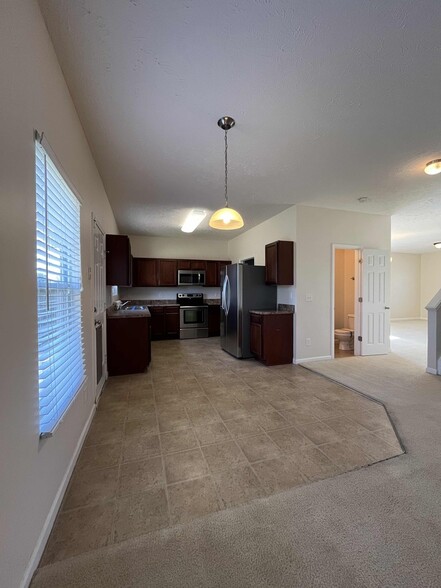 Building Photo - 9100 Carissa Dr