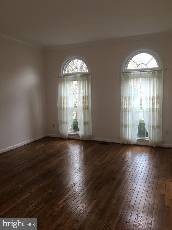 Building Photo - 5430 Ashleigh Rd