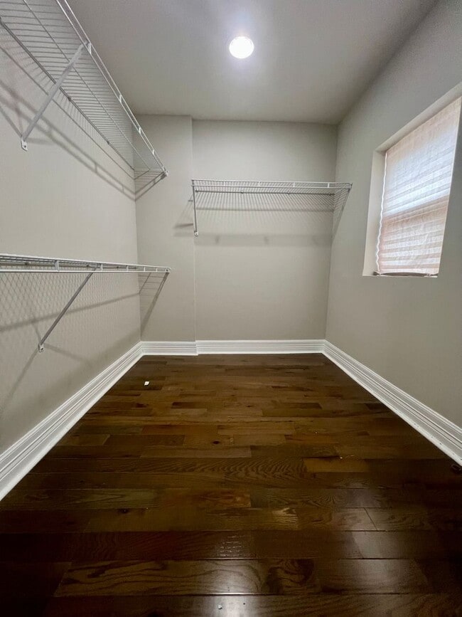 Building Photo - Stunning 3-Bedroom Townhome in Francisville! Available NOW!