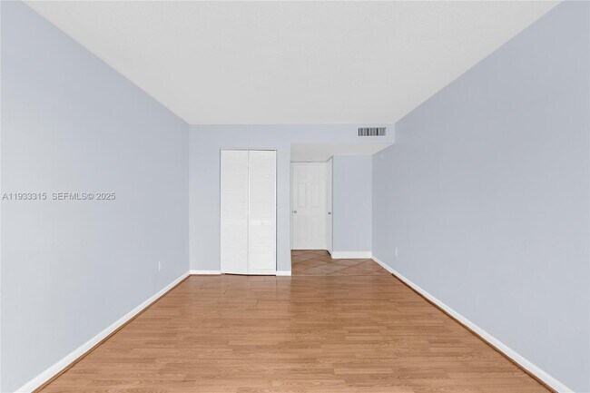 Building Photo - 1300 NE 191st St