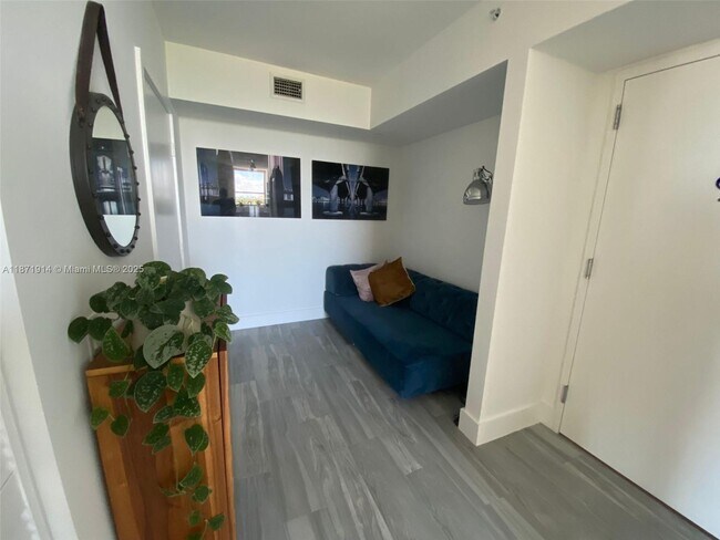 Building Photo - 4250 Biscayne Blvd
