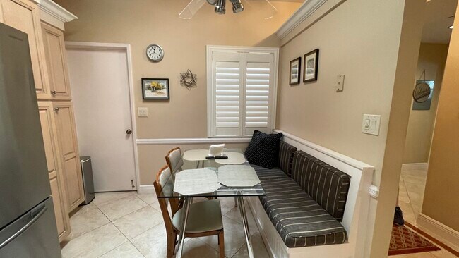 Building Photo - 6165 Sunny Pointe Cir