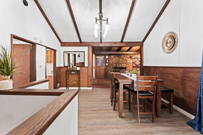 Building Photo - 407 S Dart Canyon Rd