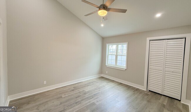 Building Photo - 295 Clearview Ct