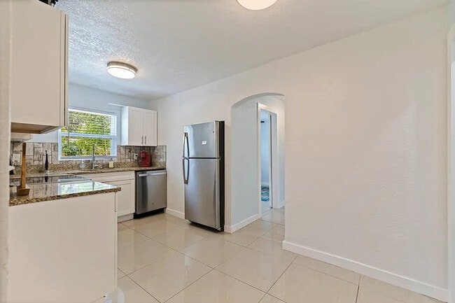 Building Photo - 4801 14th Ave S