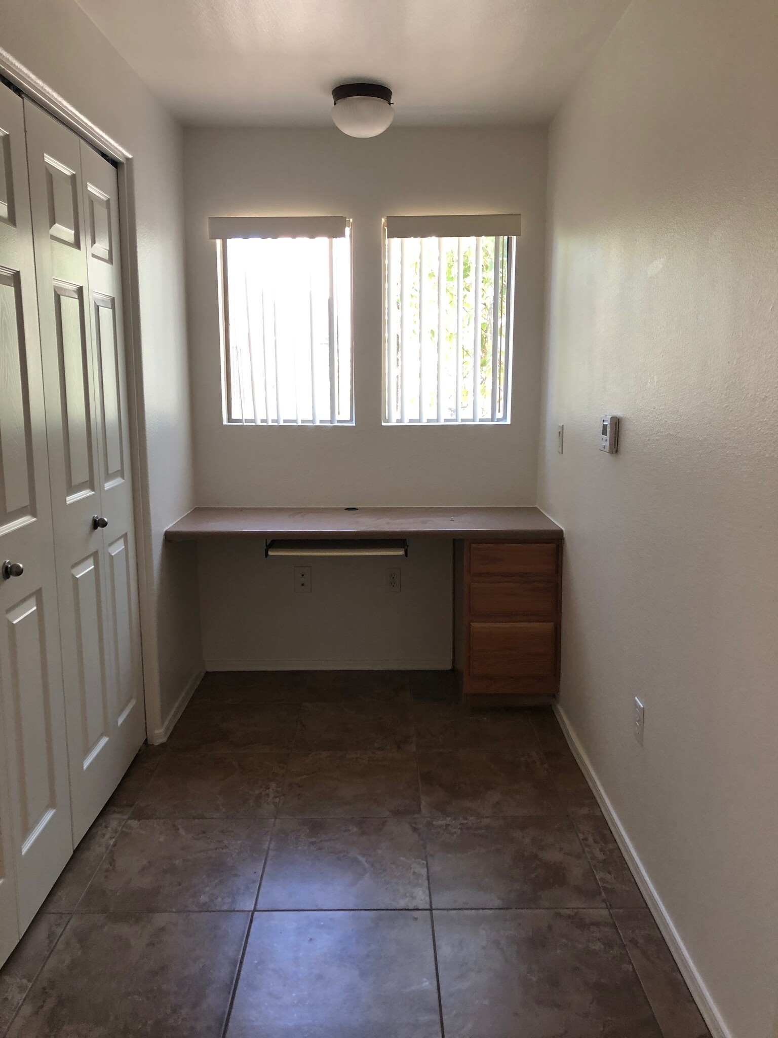 COMPUTER DESK/OFFICE AREA - 20100 N 78th Pl