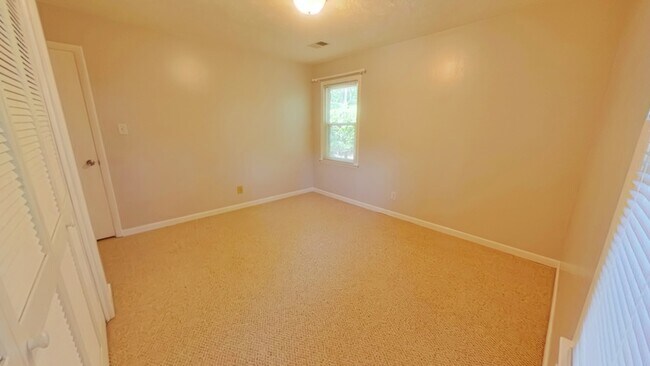 Building Photo - 3314 Jura Dr