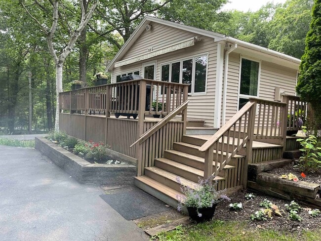 Primary Photo - 56 Captain Thomas Rd