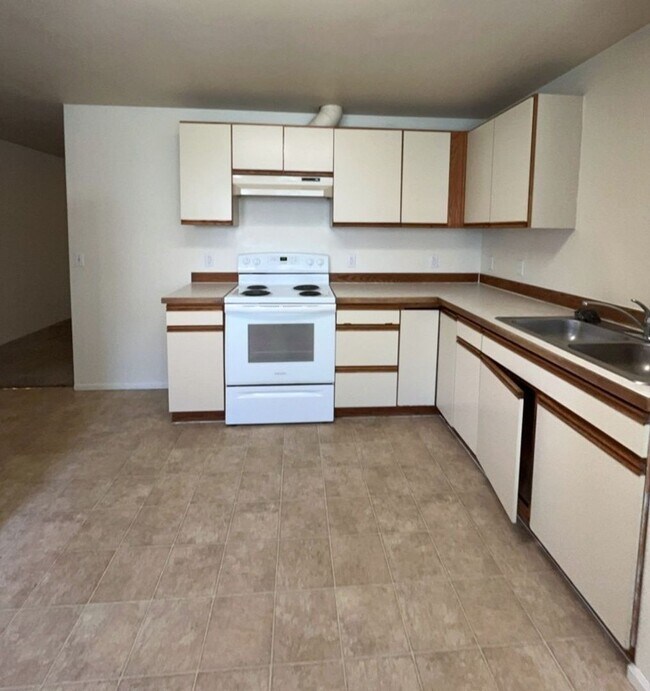 Building Photo - 2521 Yew St