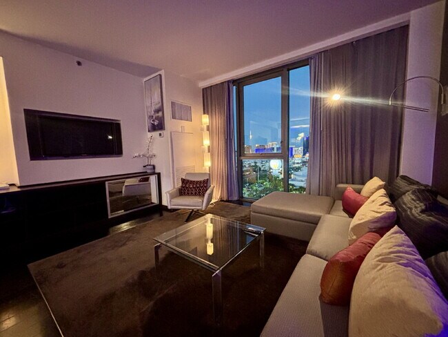 Building Photo - Palms Place Studio — Skyline Views, 5 Minu...