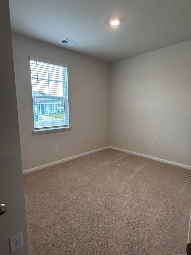 Building Photo - 5175 Yellowstone Dr