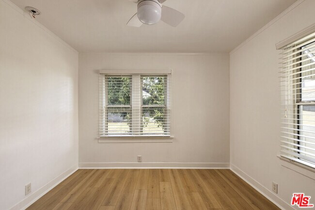 Building Photo - 5126 Windermere Ave