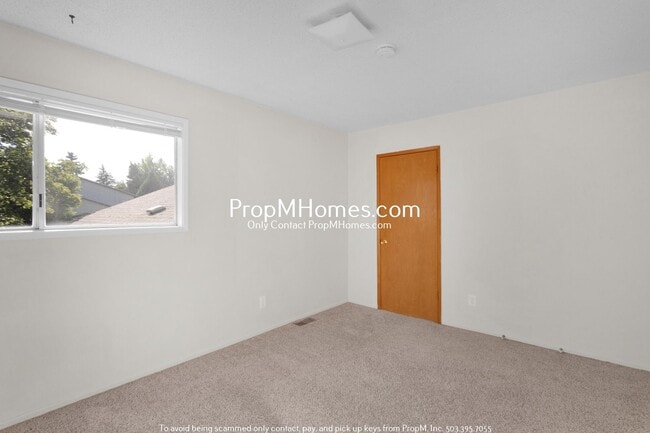 Building Photo - Two Story Two Bedroom in Beaverton - Depos...