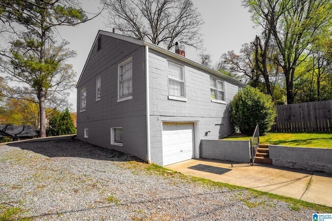 Building Photo - 9 Edgehill Rd