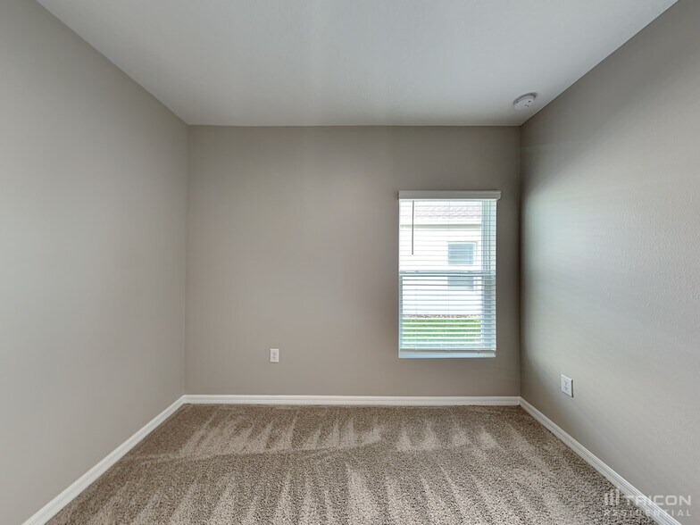 Building Photo - 212 Garnet Ave