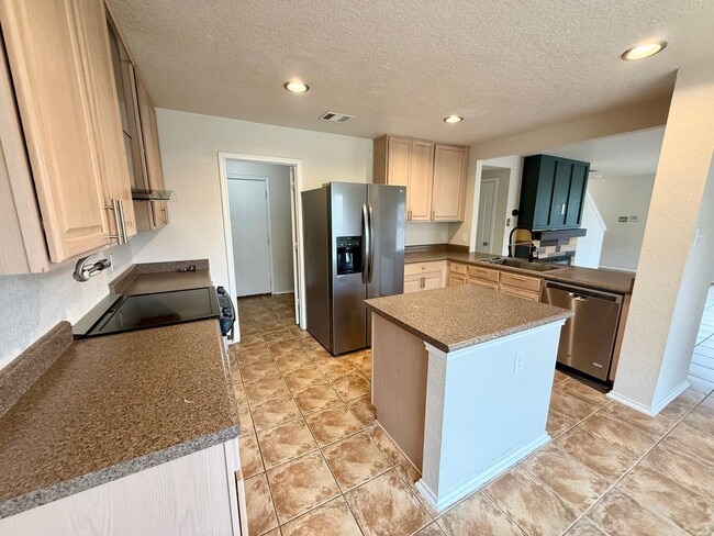 Building Photo - 3-bed 2.5bath home near Seaworld