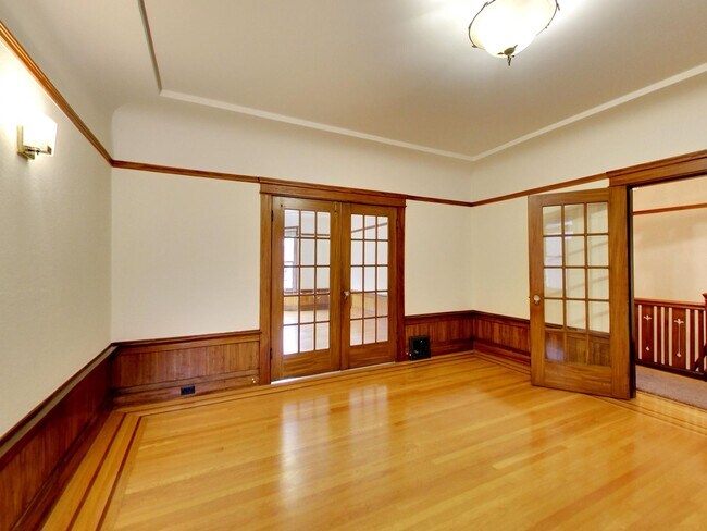 Building Photo - 1344-1346-1346 Chestnut St