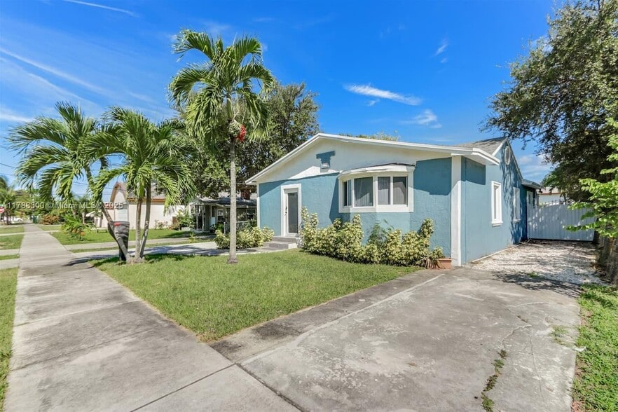 Primary Photo - 211 SW 4th Ave