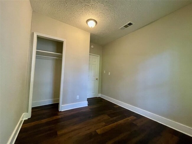 Building Photo - 3284 Stillwood Dr