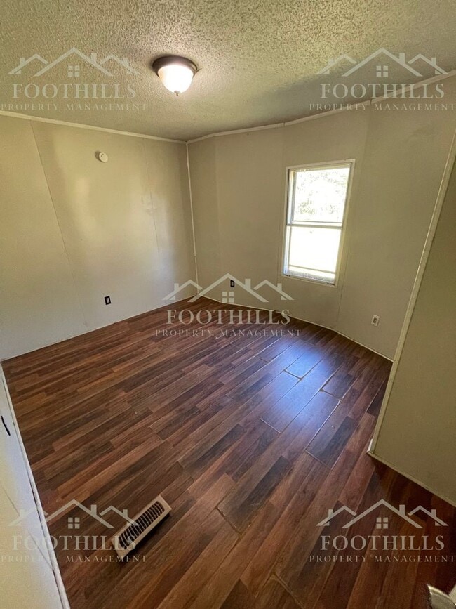 Building Photo - 2-Bed/2-Bath Mobile Home with Outdoor Deck...