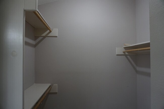 Building Photo - 8810 Crossway Dr