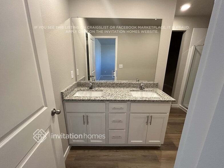 Building Photo - 7402 Green River Ave