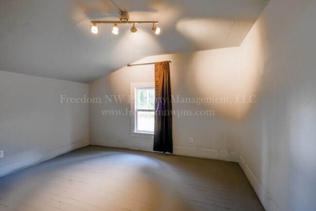 Building Photo - 6045 Skookumchuck Rd SE