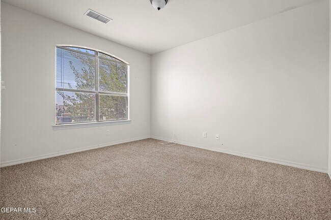 Building Photo - 369 Emerald Acres St