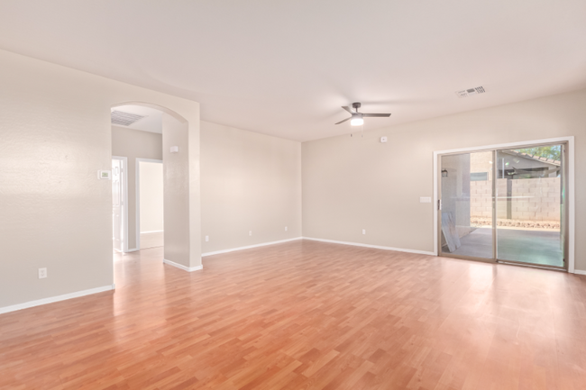Building Photo - 9004 W Fullam St