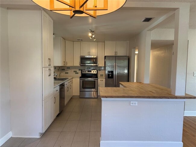 Building Photo - 2801 Nancy St