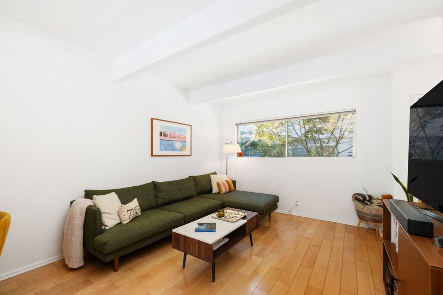 Building Photo - 4040 Grand View Blvd