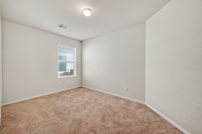 Building Photo - 923 Steel Blue Dr