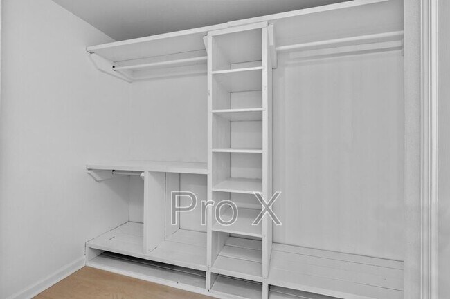 Building Photo - 1377 E Sequoyah Ct