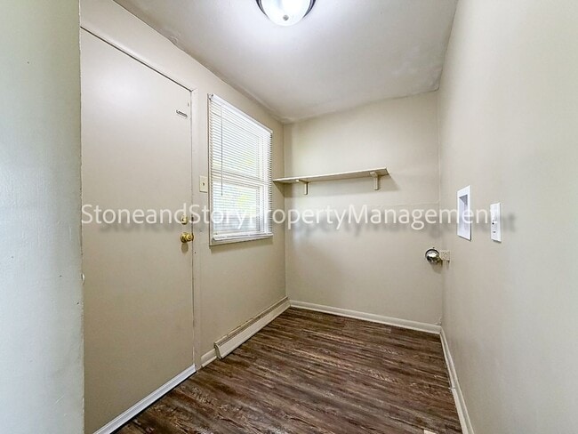 Building Photo - 3 bedroom 1.5 bath near 17th & Fairlawn