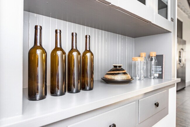 Building Photo - 5850 Foothill Dr